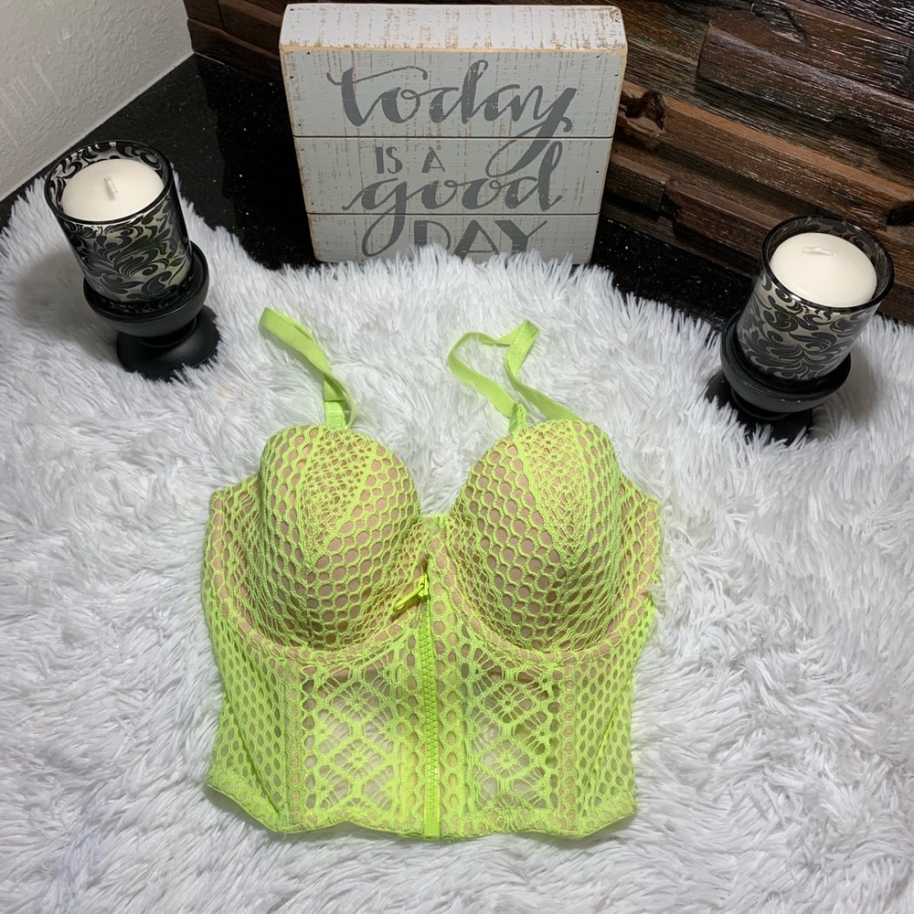 New Victoria’s Secret bra very sexy size 32DD